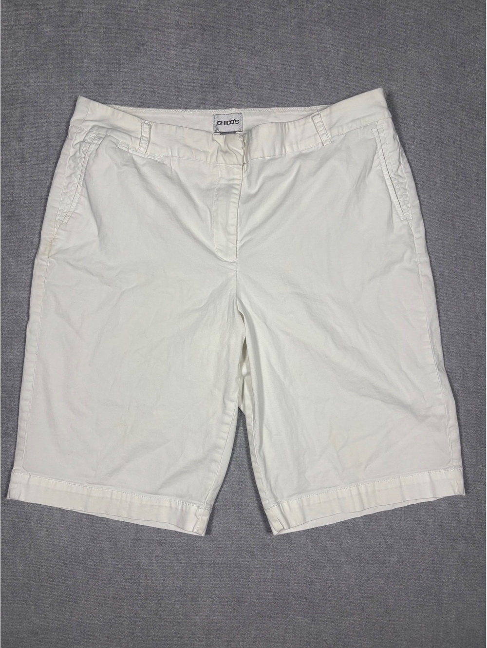 Chico’s White Bermuda Shorts Women’s Size 2 Cotton Blend Flat Front
